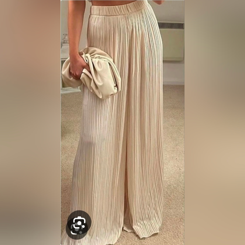 Zara Cream Wide Leg Pleated Pants